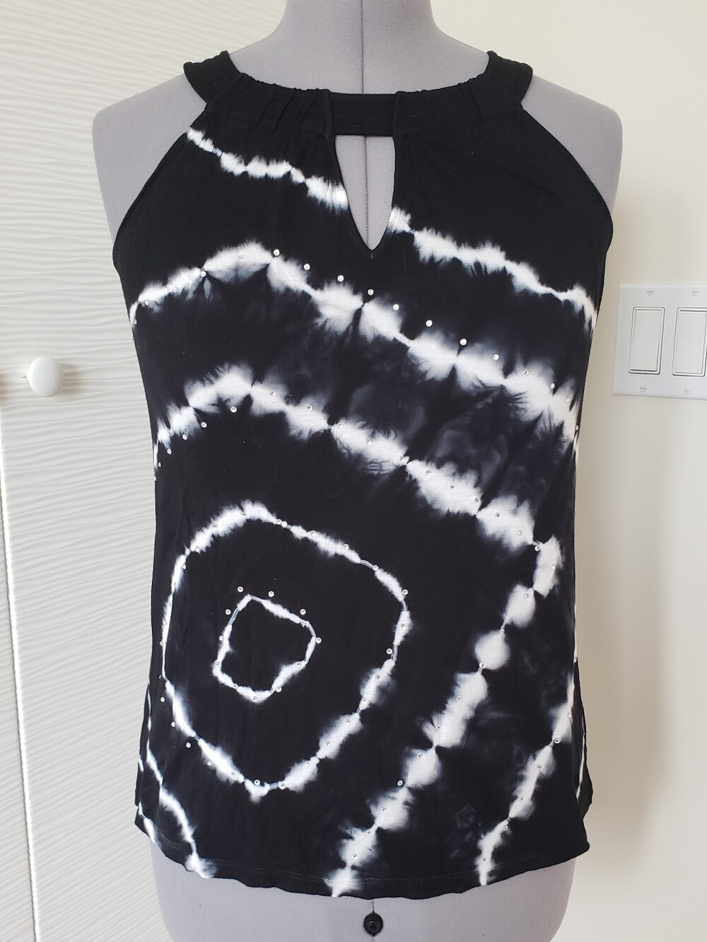 INC International Concepts Black & White Tie-Dye Halter Tank Top. Sz.M